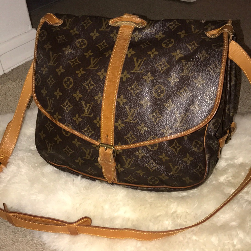 SOLD. DO NOT PURCHASE. Saumur 35 bag